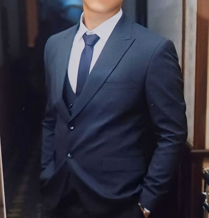 Kostyum shim sotiladi