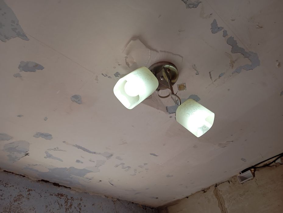 Продам не дорого для дома люстра