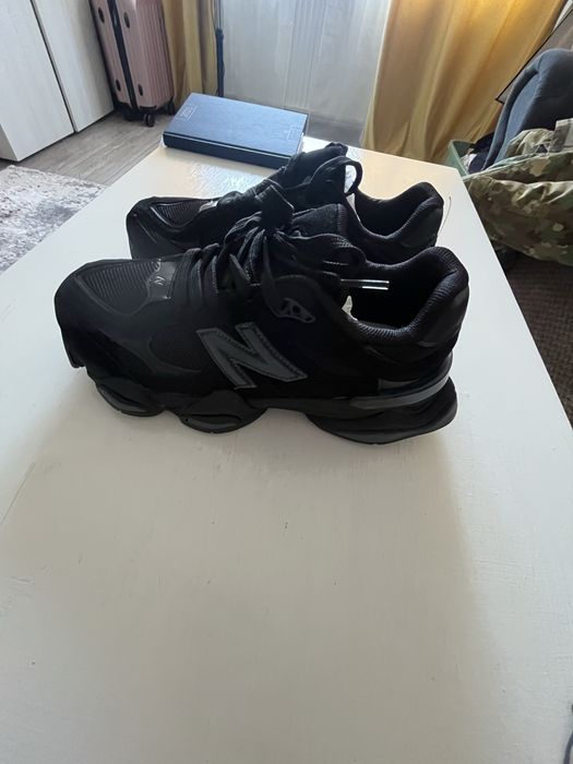 Adidasi NB 9060 negri