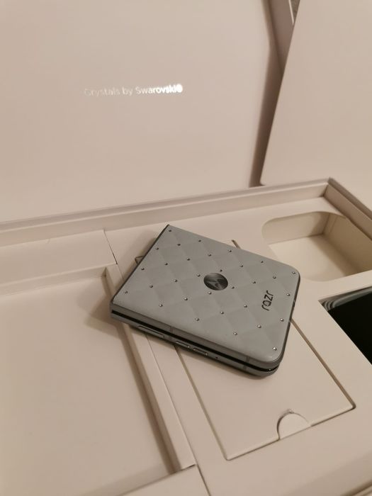 Motorola RAZR 60 Swarovski - Ice Melt 5G + Buds Loop FULL BOX