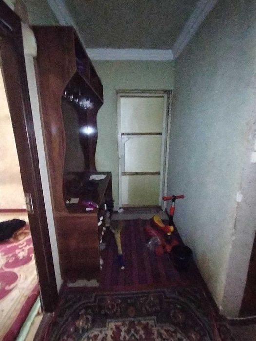 3х комнатная квартира на 1 этаже, Микрорайон (имеется свой гараж)