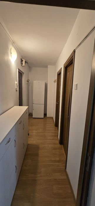 Închiriez apartament 3 camere zona Craiovita Orizont