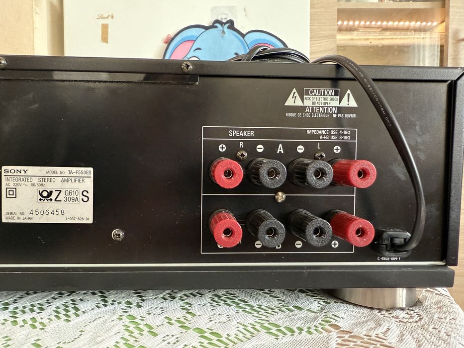 Sony TA-F550ES Качествен стерео усилвател