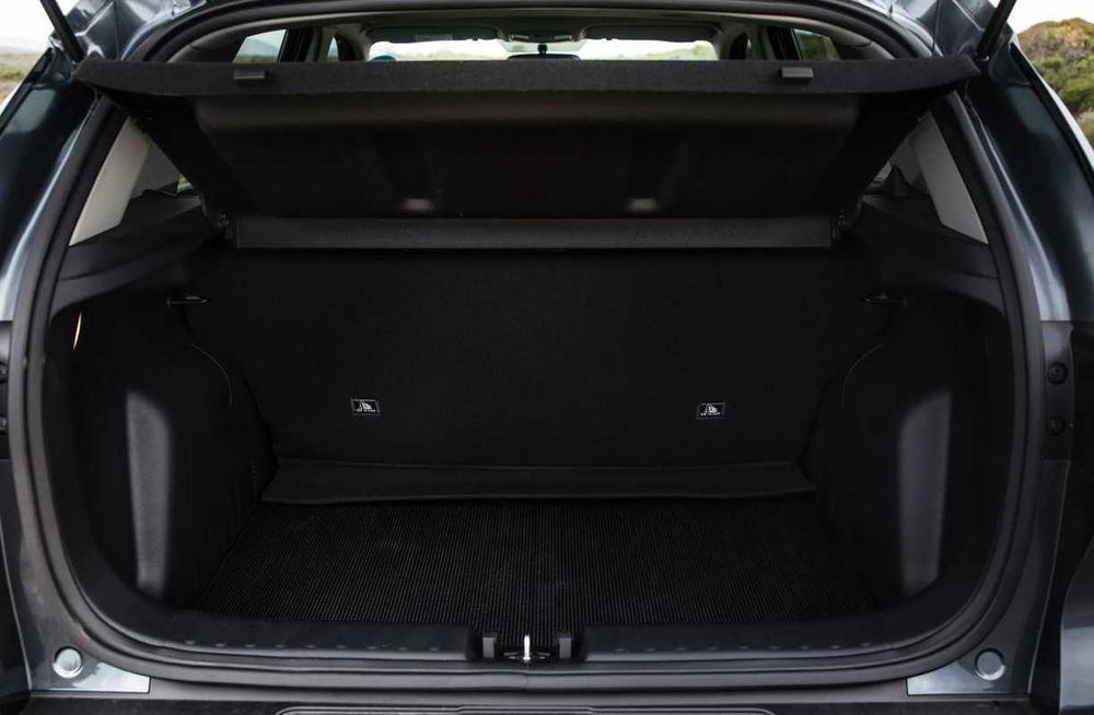 Kia sonet full pozitsiya sotiladi