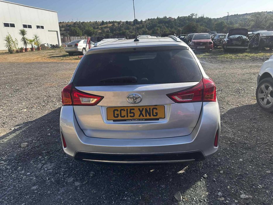 На Части Toyota Auris Тойота Аурис 1.4d 90к.с 2015г Комби