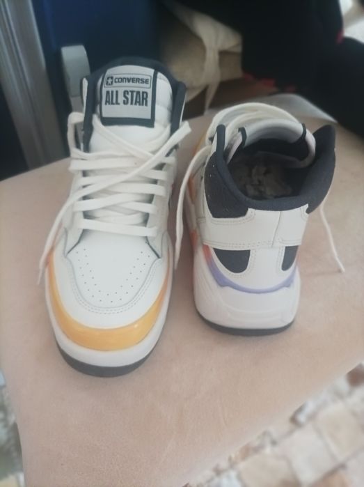 Convers естествена кожа