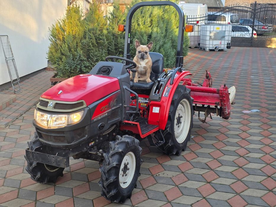 Tractor Tractoras Mitsubishi Kubota Yanmar 4x4 cu freza, 18 CP