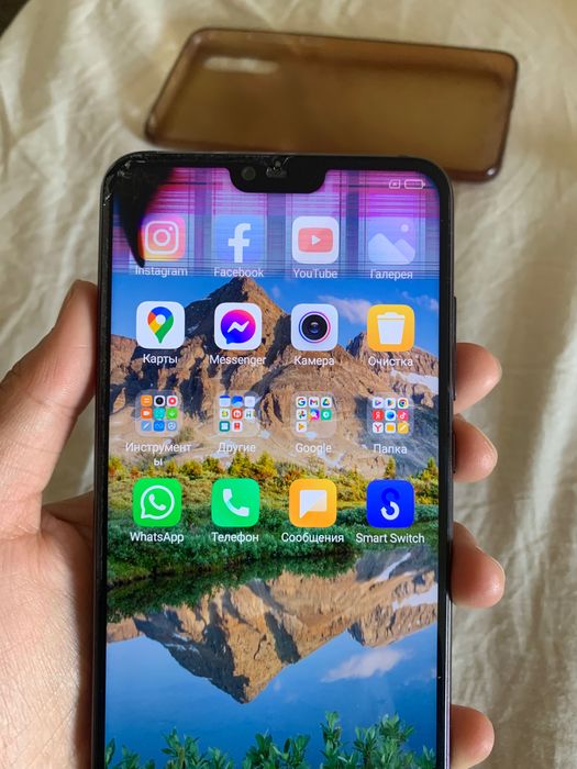 Продаются Телефон  Xiaomi Mi 8