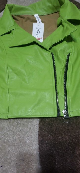 Vand geaca imitatie piele verde scurta