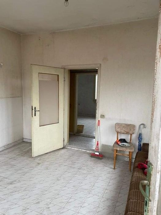 Продава се Етаж от къща в Плевен, Сторгозия - 53 кв.м за 850 €/кв.м - Снимка #2