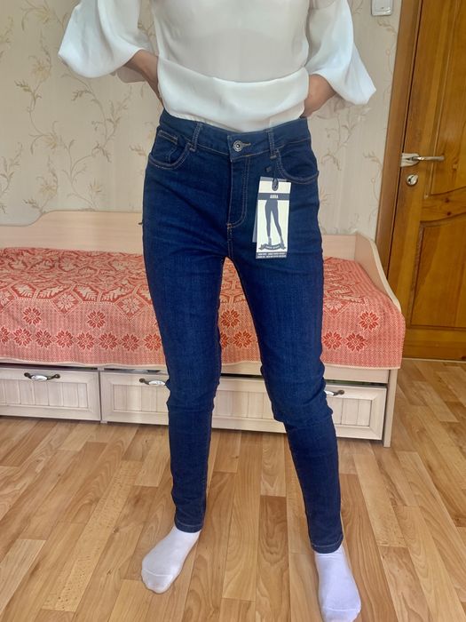 Джинсы женские