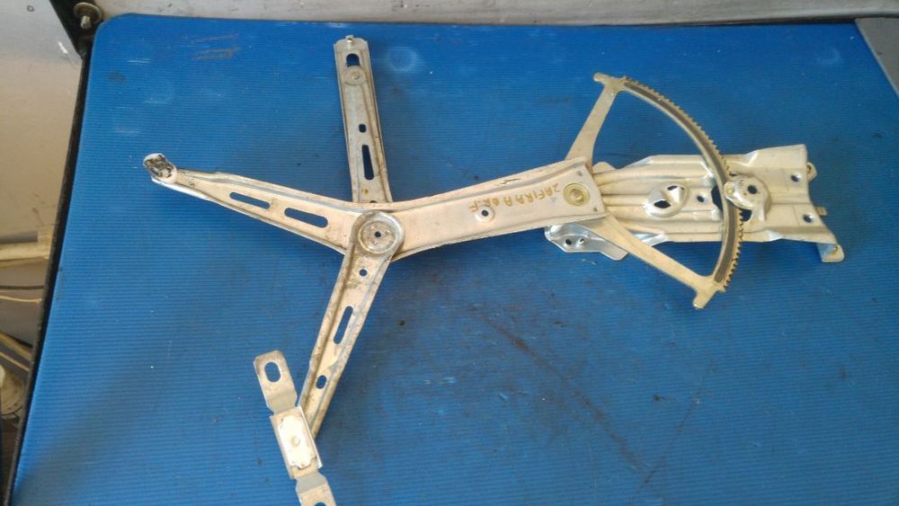 macara usa dreapta fata opel zafira a 90579572