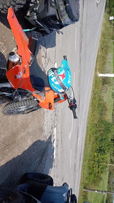 Vând sau schimb Cross 250cc