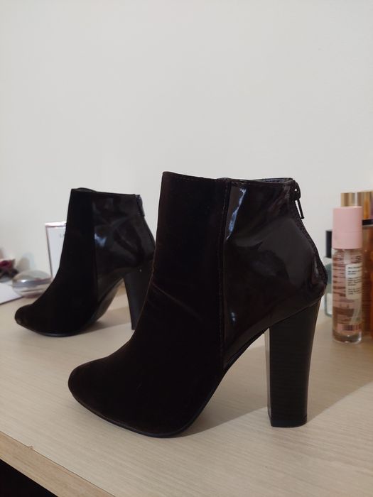 Botine negre Red Shoes din piele naturală, Made in Italy, toc elegant,