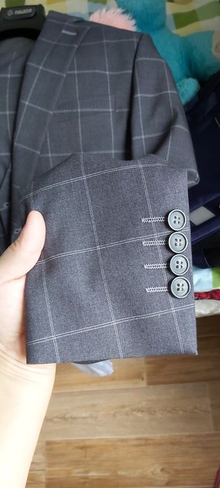 Продаю костюм тройка размер 46 (м)