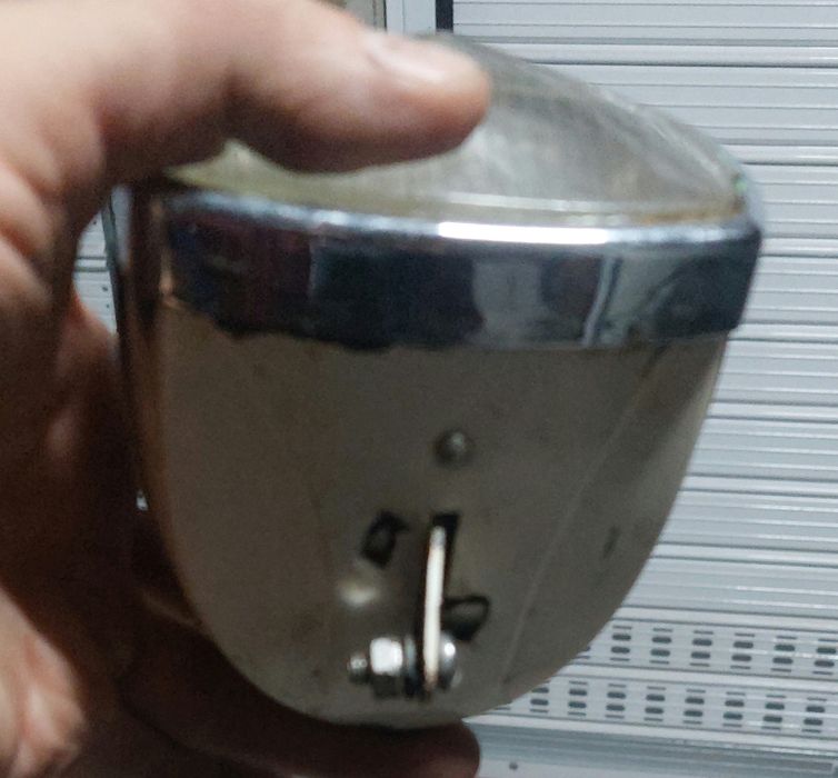 Стар фар за велосипед колело