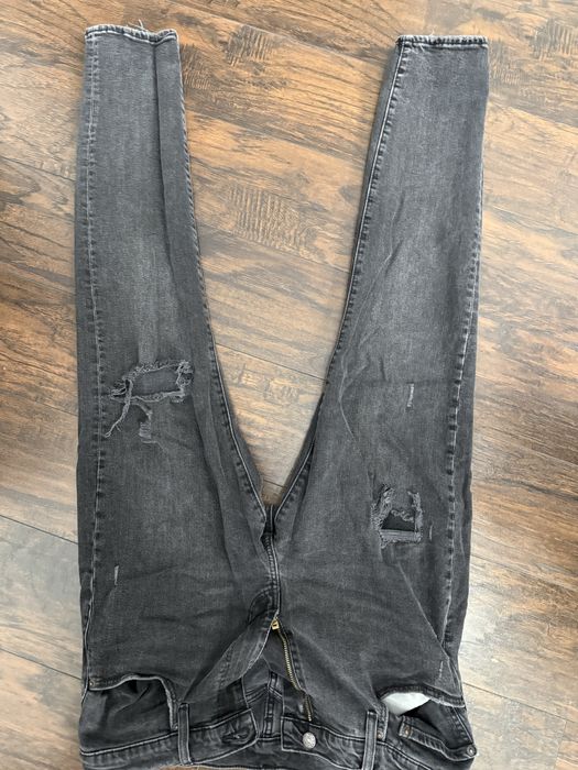 blugi levis in conditie excelenta