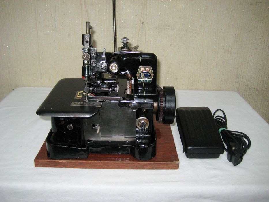 Оверлог оригинал черный свет отлично шёт почти новым состоянии!