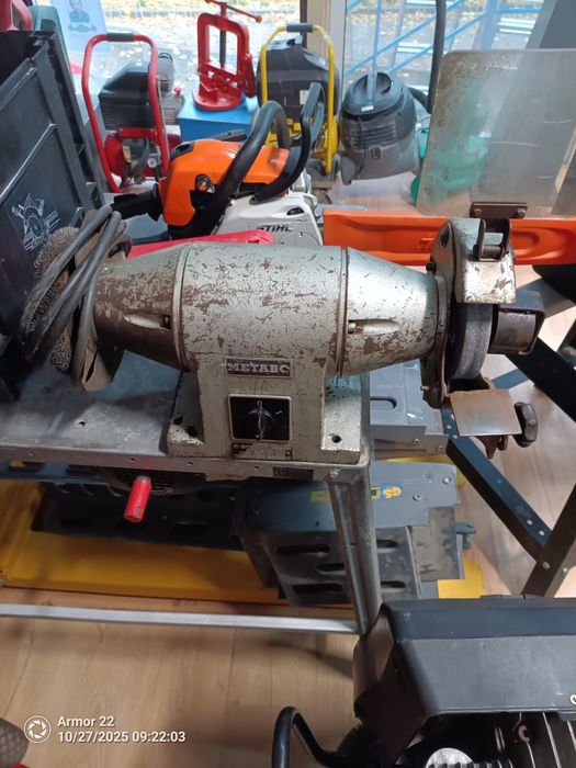 Трифазен шмиргел 550w 3000obr min Metabo