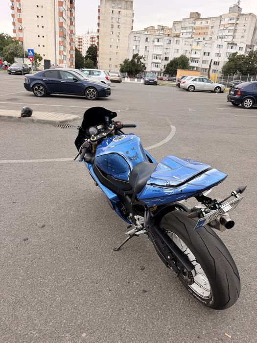 Suzuki gsx R750 K5
