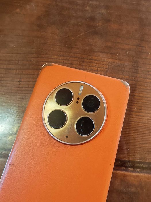 Продавам Huawei Mate 50 Pro – 512 GB – Orange (Vegan Leather).