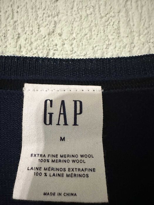 Жилетка от мериносова вълна GAP