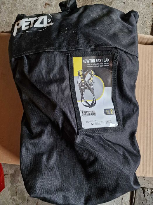 Предпазно облекло Petzl за алпинизъм