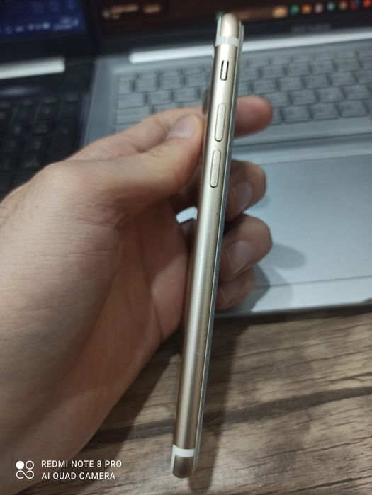 Iphone 7  Gold rangda