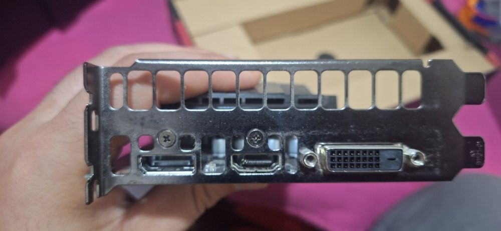 ASUS rx 550 4 GB