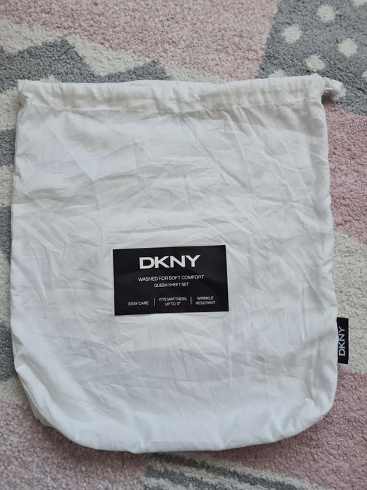 Saci de depozitare genti Guess și DKNY