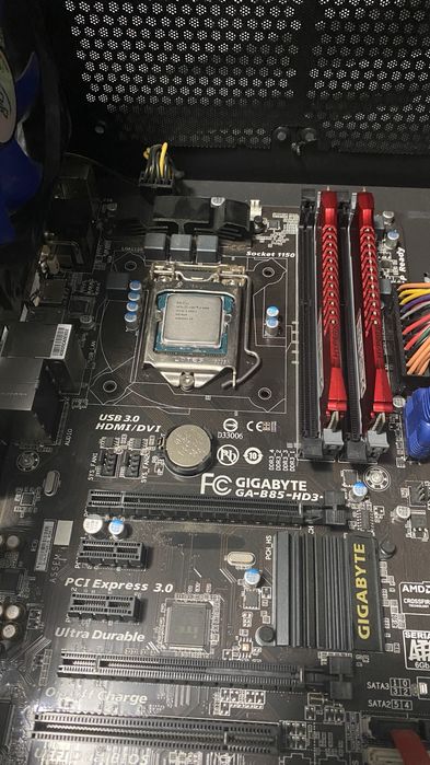 Se vinde Kit Intel Core I5 4460 Quad Core 8Gb ram Kingston placa de baza Gigabyte B85 socket 1150