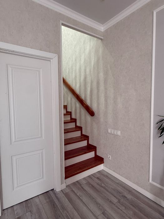 Продам 4х комнатную  квартиру