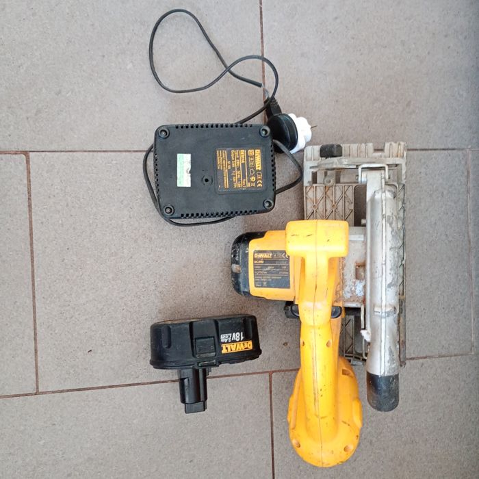 Circular dewalt 18V 2,4Ah cu pânză videa