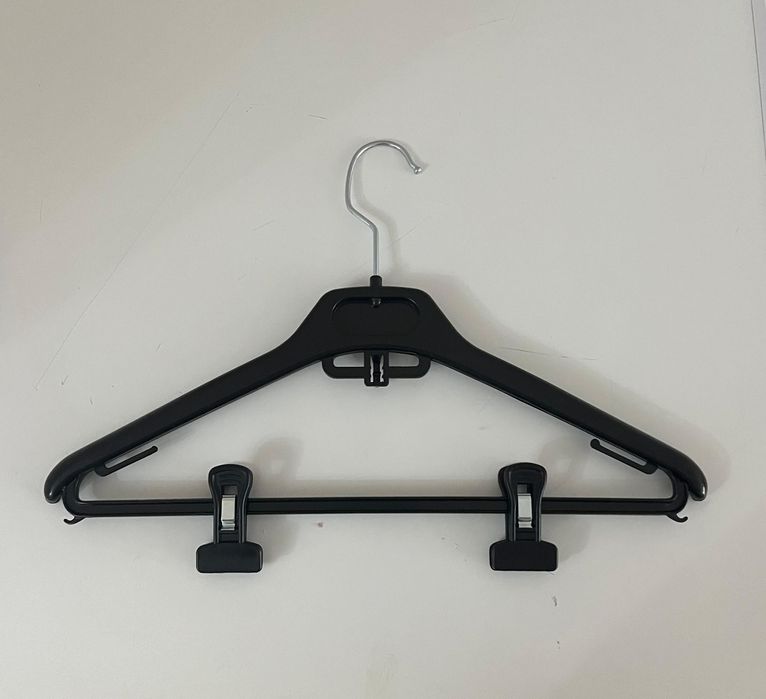 Продам вешалки ( плечики)