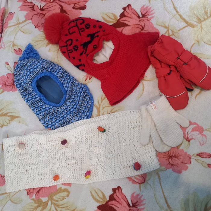 Отдам даром  вещи на девочку