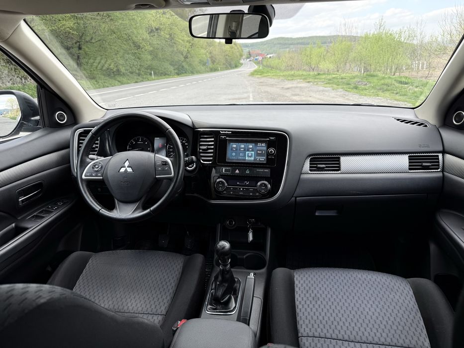 Vând Mitsubishi Outlander 4X4