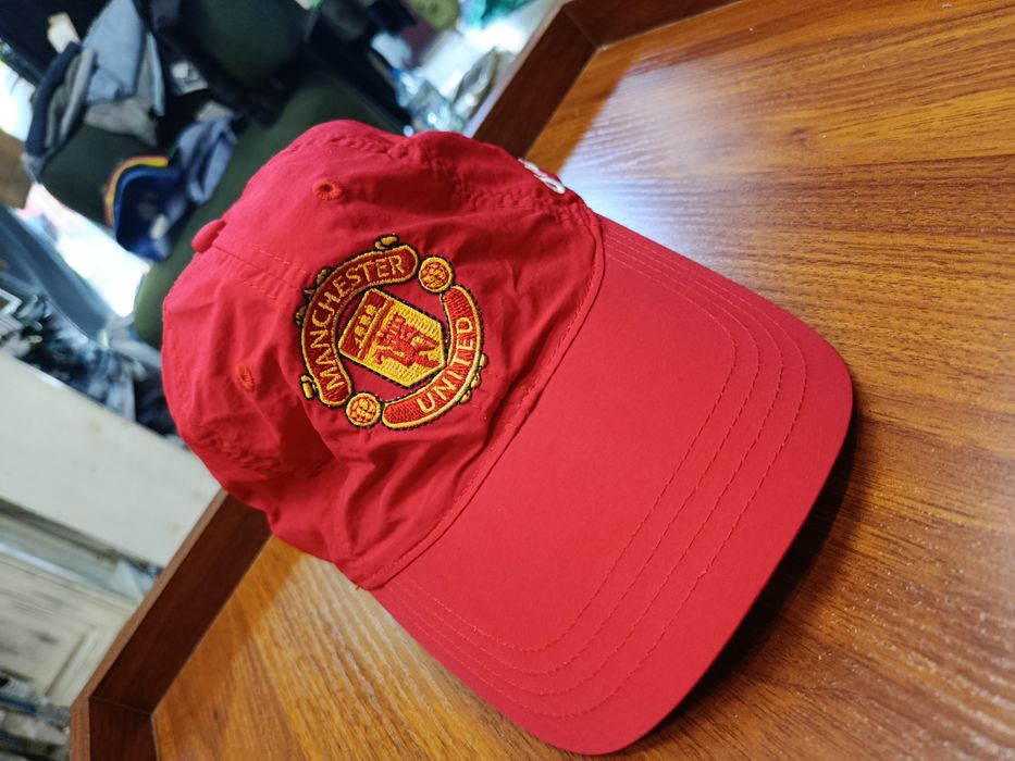Шапка на Manchester United