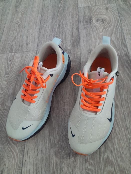 Продам  кроссовки