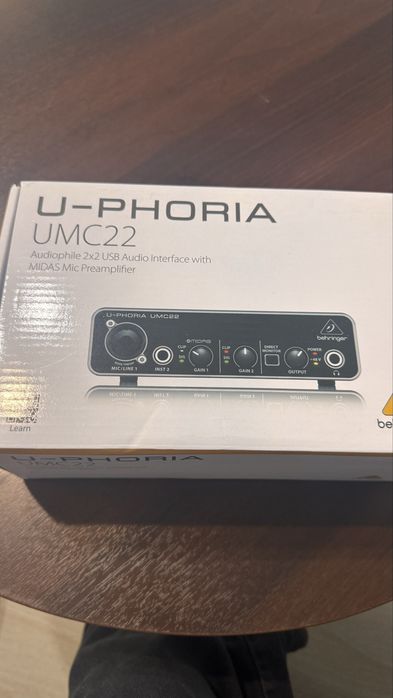 Внешняя звуковая карта Behringer U-PHORIA UMC 22