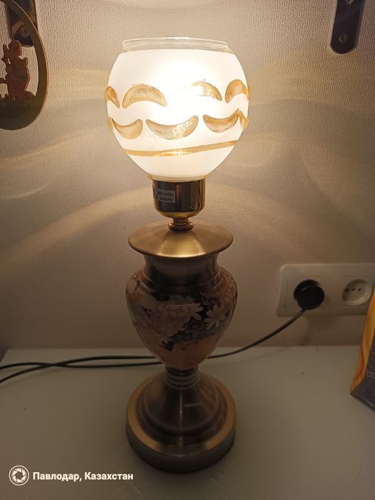 Настольный   светильник лампа
