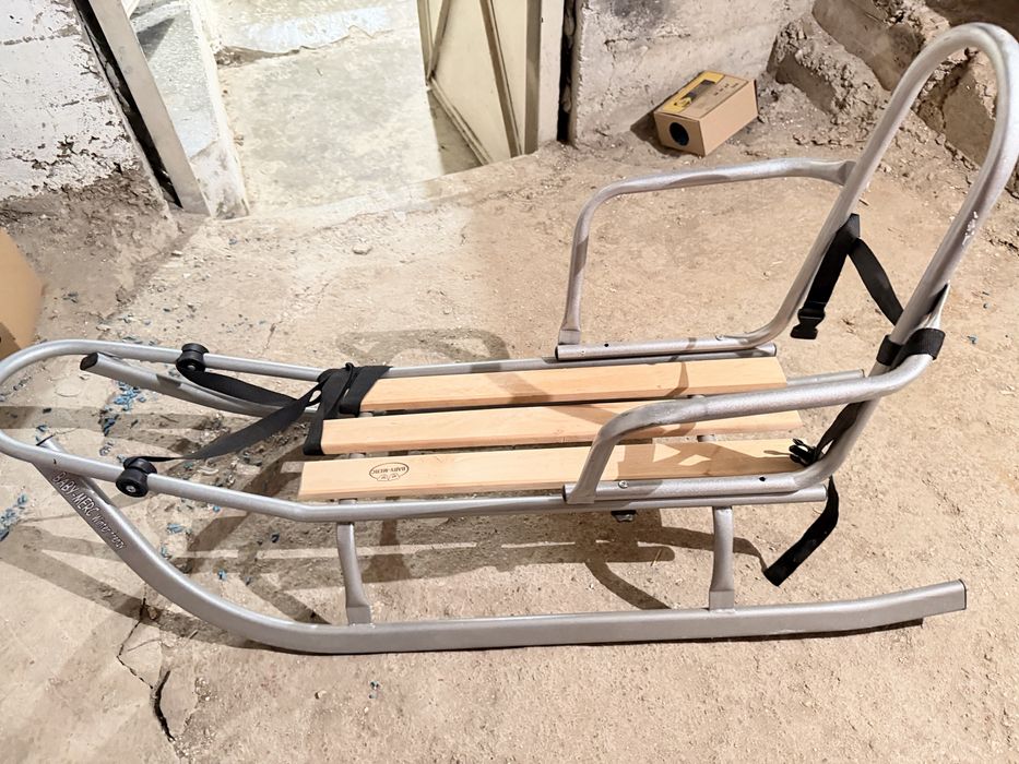 Sanie metalica Baby Merc