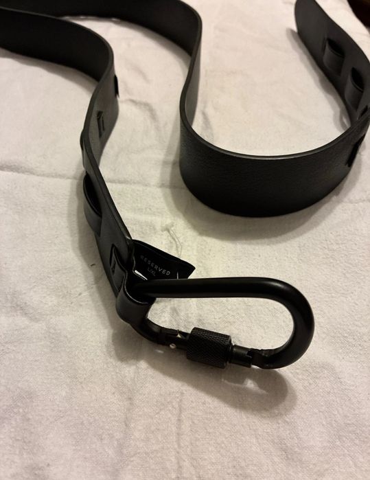 Curea de piele neagra