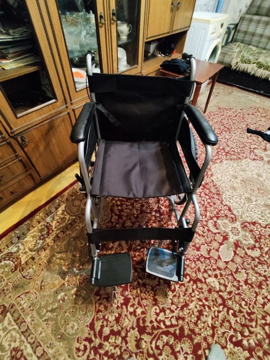 Продам инвалидную коляску в идеале