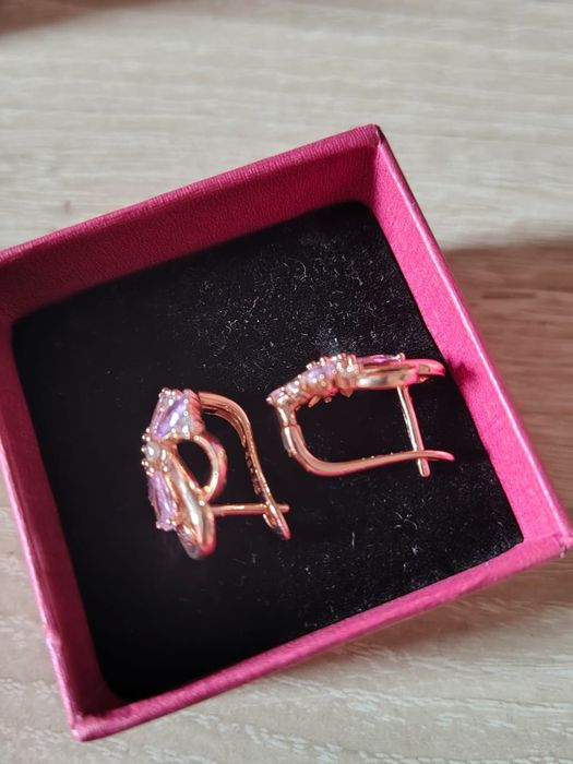 Серьги с фианитами