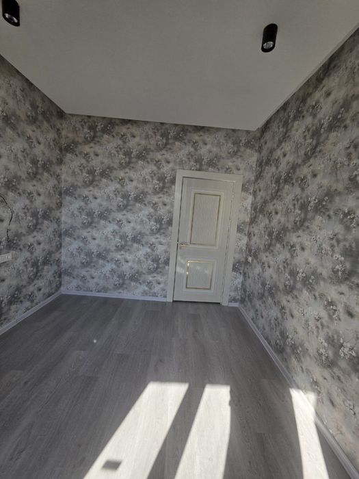 Choshtepa Metro yonida uy sotiladi 65m2