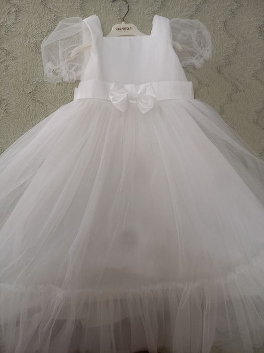 Нарядное платье для девочки 6-8 лет