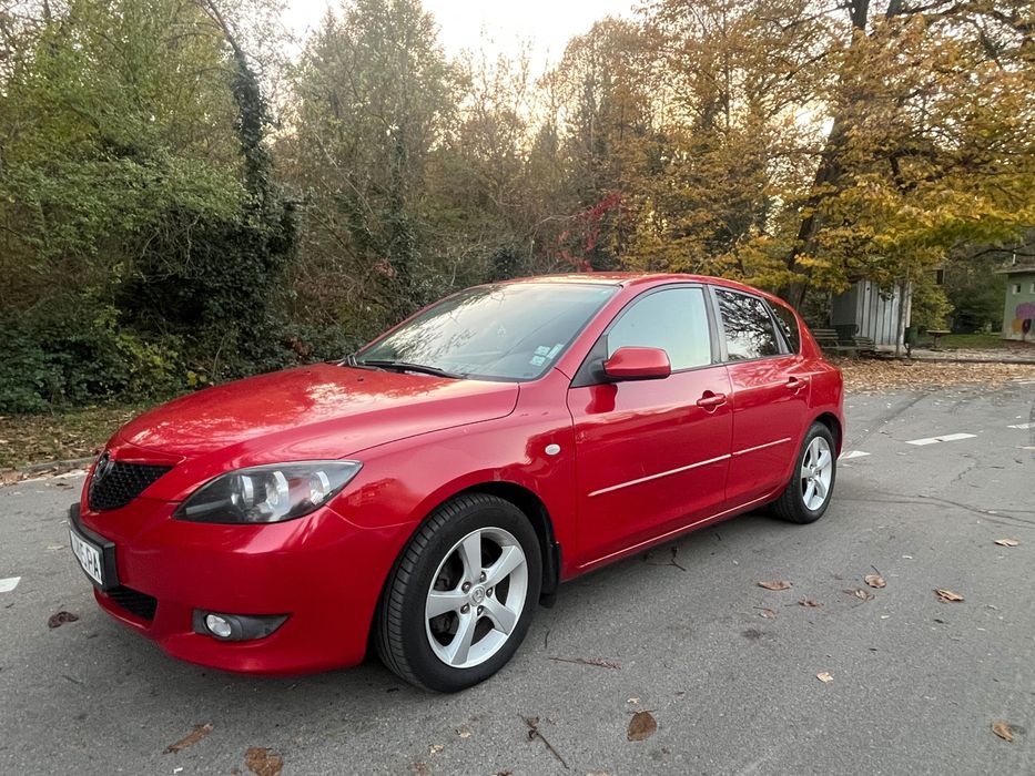 Автомобил Mazda 3