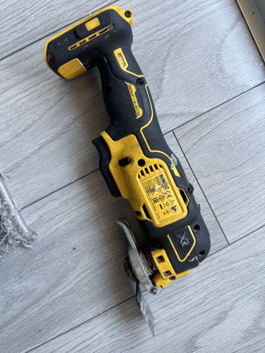 Multifunctionala dewalt dcs355
