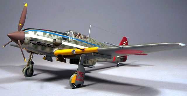 Сборная модель самолета Kawasaki Ki-61 Hien (1/48 Otaki)