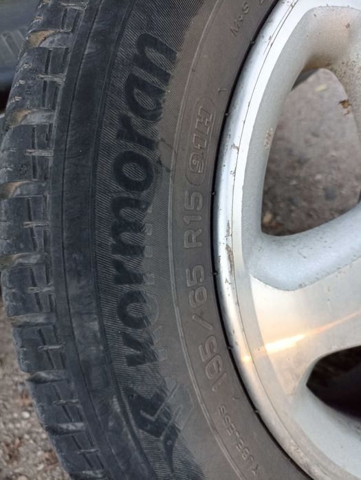 Алуминиеви джанти 15-ки с гуми